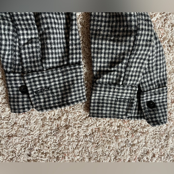 Black and White Woolrich Checkered Button-Up Shirt - Picture 4 of 4